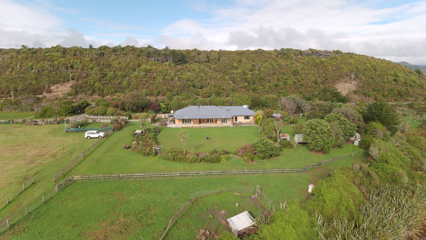 Awatuna Sunset Lodge drone