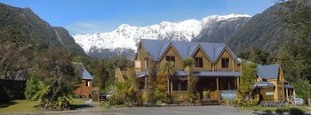 Fox Glacier Lodge & Campervan Park | Logo