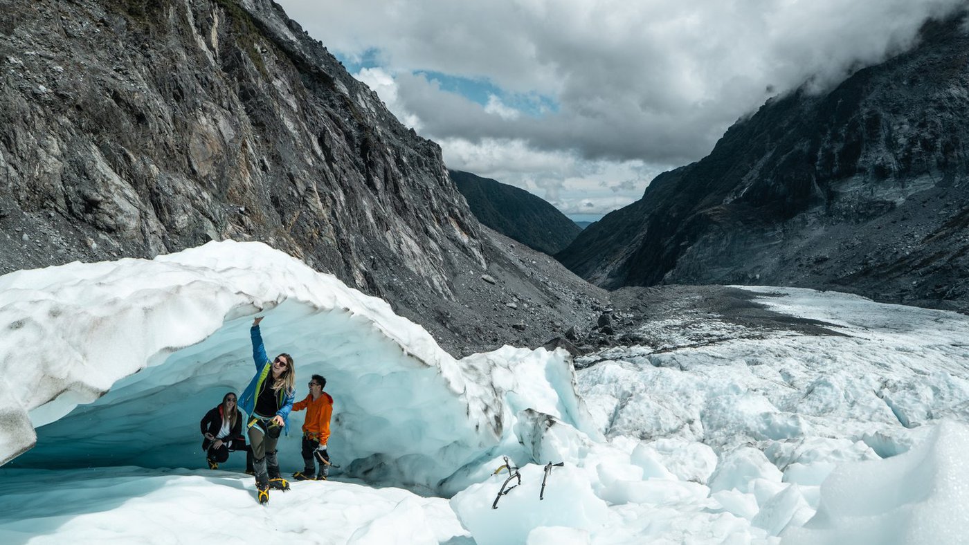 heli-hike-geoff-marks.2e16d0ba.fill-1400x788