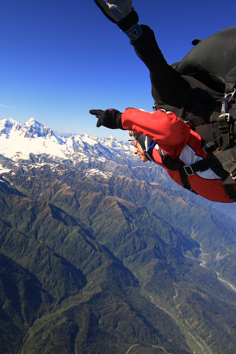 New Zealand's highest tandem skydive 20,000ft at Skydive Franz