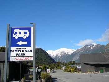 Franz Josef Campervanpark | Logo