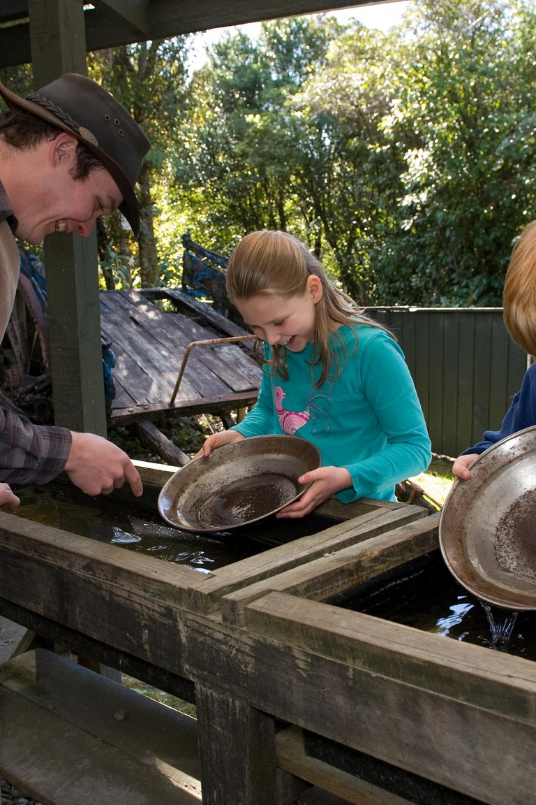 Shantytown Heritage Park, New Zealand's premier gold panning attraction