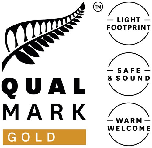 Qualmark Gold Award Logo Stacked.jpg