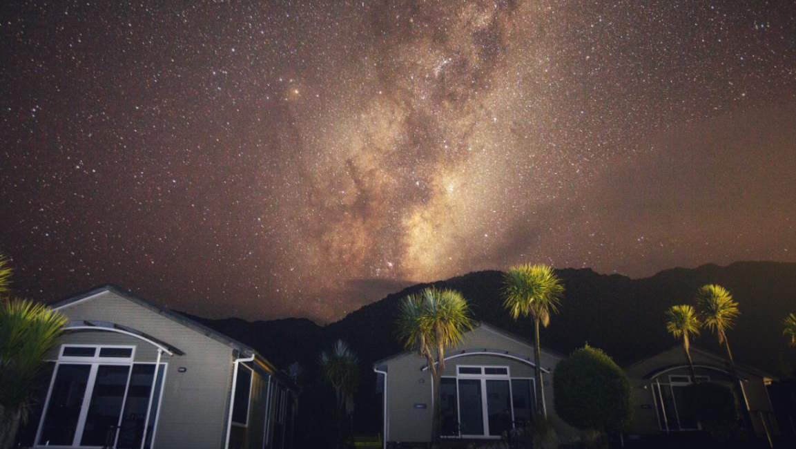 A wonderful star gazing spot in Franz Alpine Retreat. You may need to try your luck for a beautiful night. 