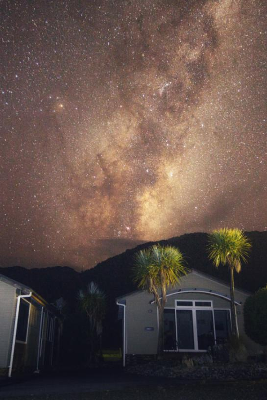 A wonderful star gazing spot in Franz Alpine Retreat. You may need to try your luck for a beautiful night. 